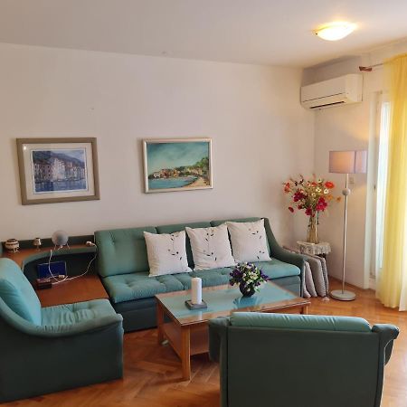 Apartment Silva, 50M From Beach Makarska Exterior photo