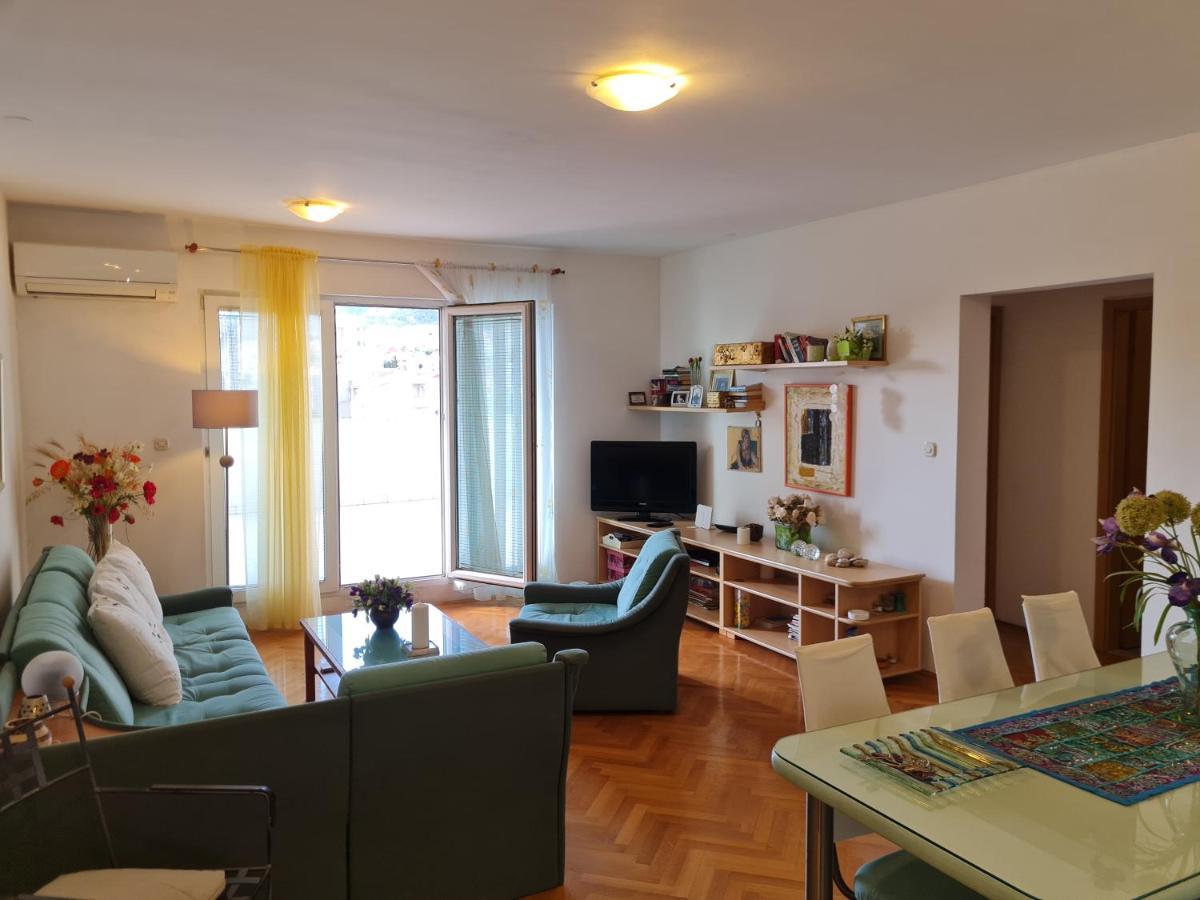 Apartment Silva, 50M From Beach Makarska Exterior photo
