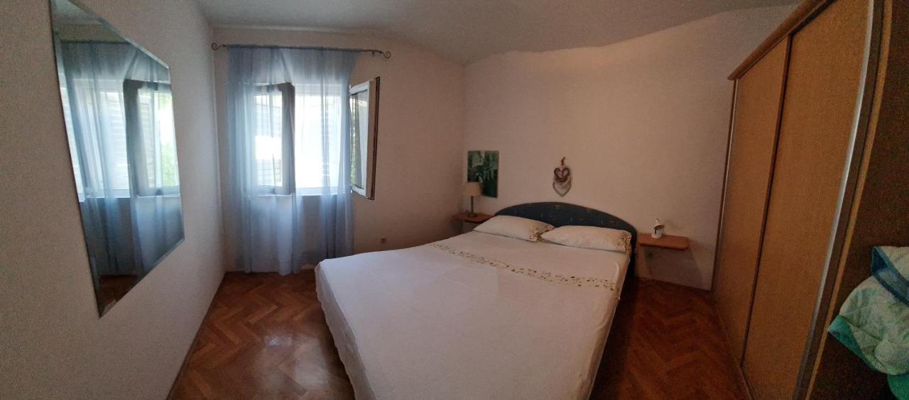Apartment Silva, 50M From Beach Makarska Exterior photo
