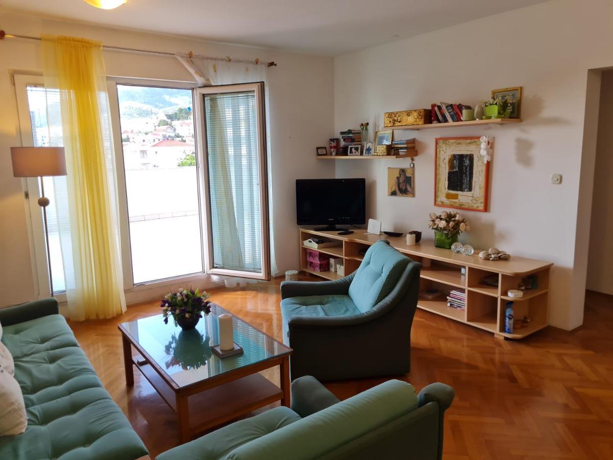 Apartment Silva, 50M From Beach Makarska Exterior photo