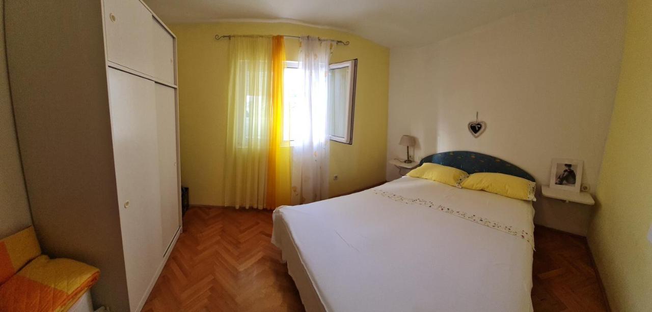 Apartment Silva, 50M From Beach Makarska Exterior photo