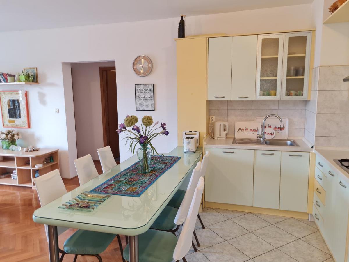 Apartment Silva, 50M From Beach Makarska Exterior photo