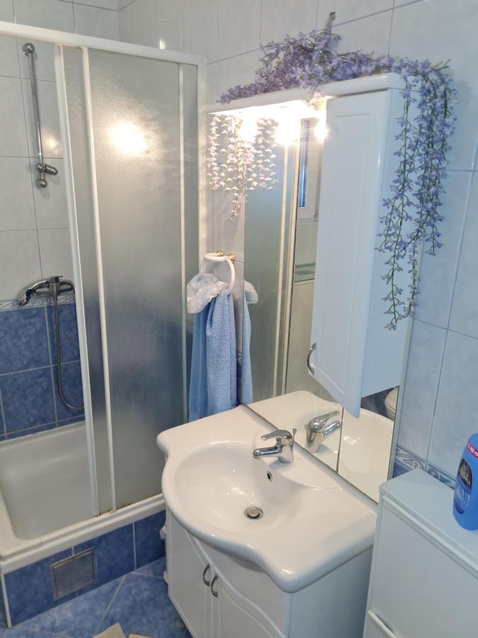 Apartment Silva, 50M From Beach Makarska Exterior photo