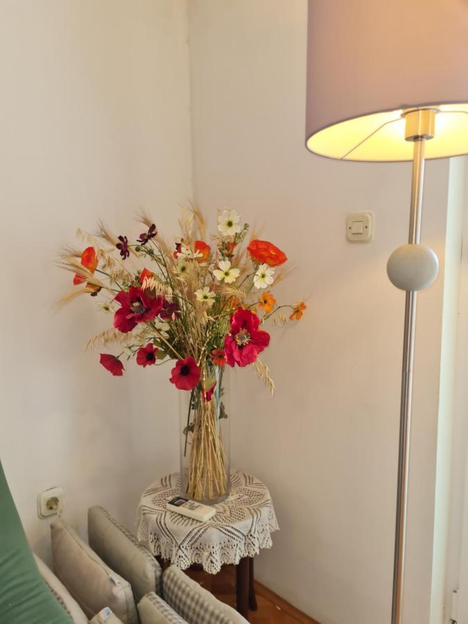 Apartment Silva, 50M From Beach Makarska Exterior photo